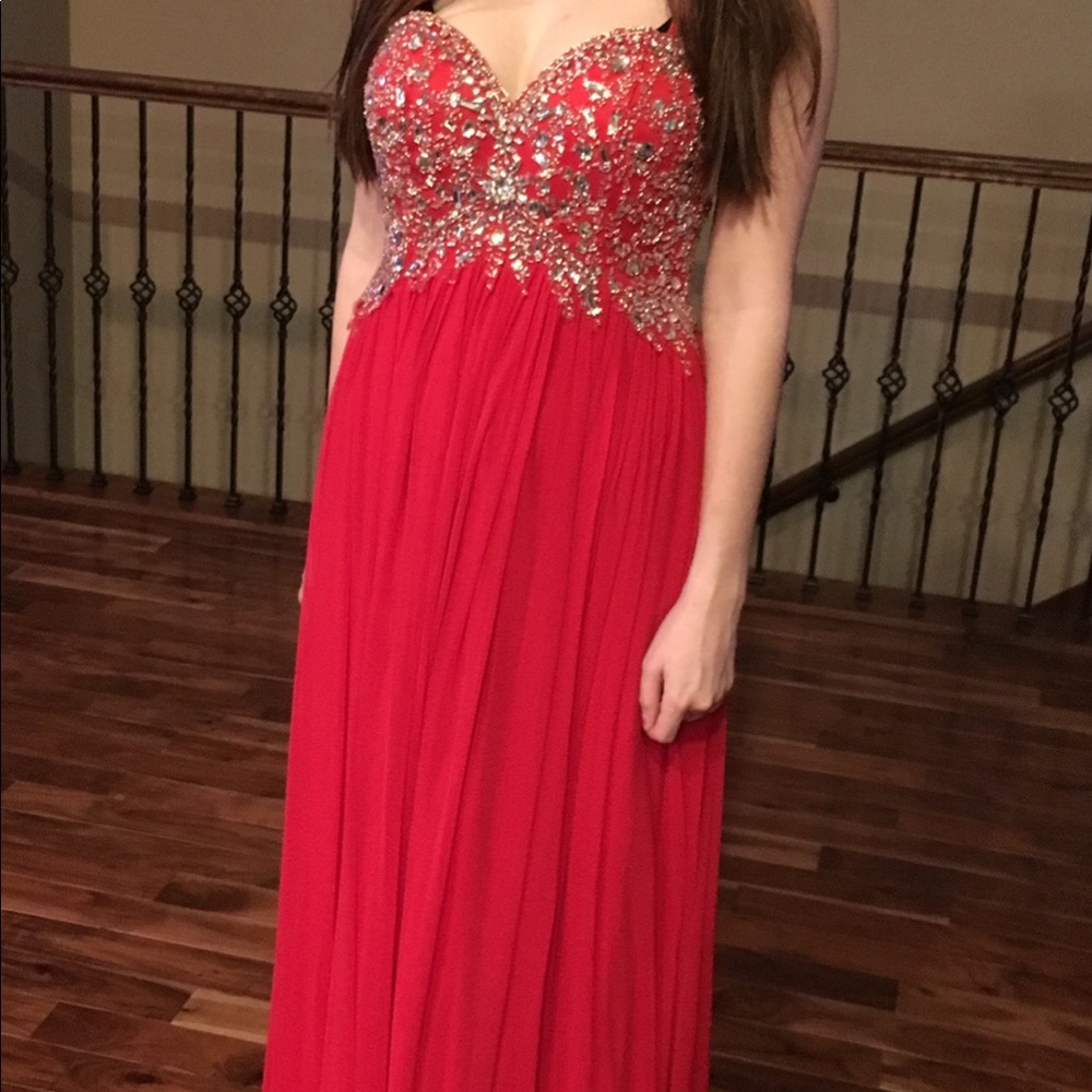 Red prom dress